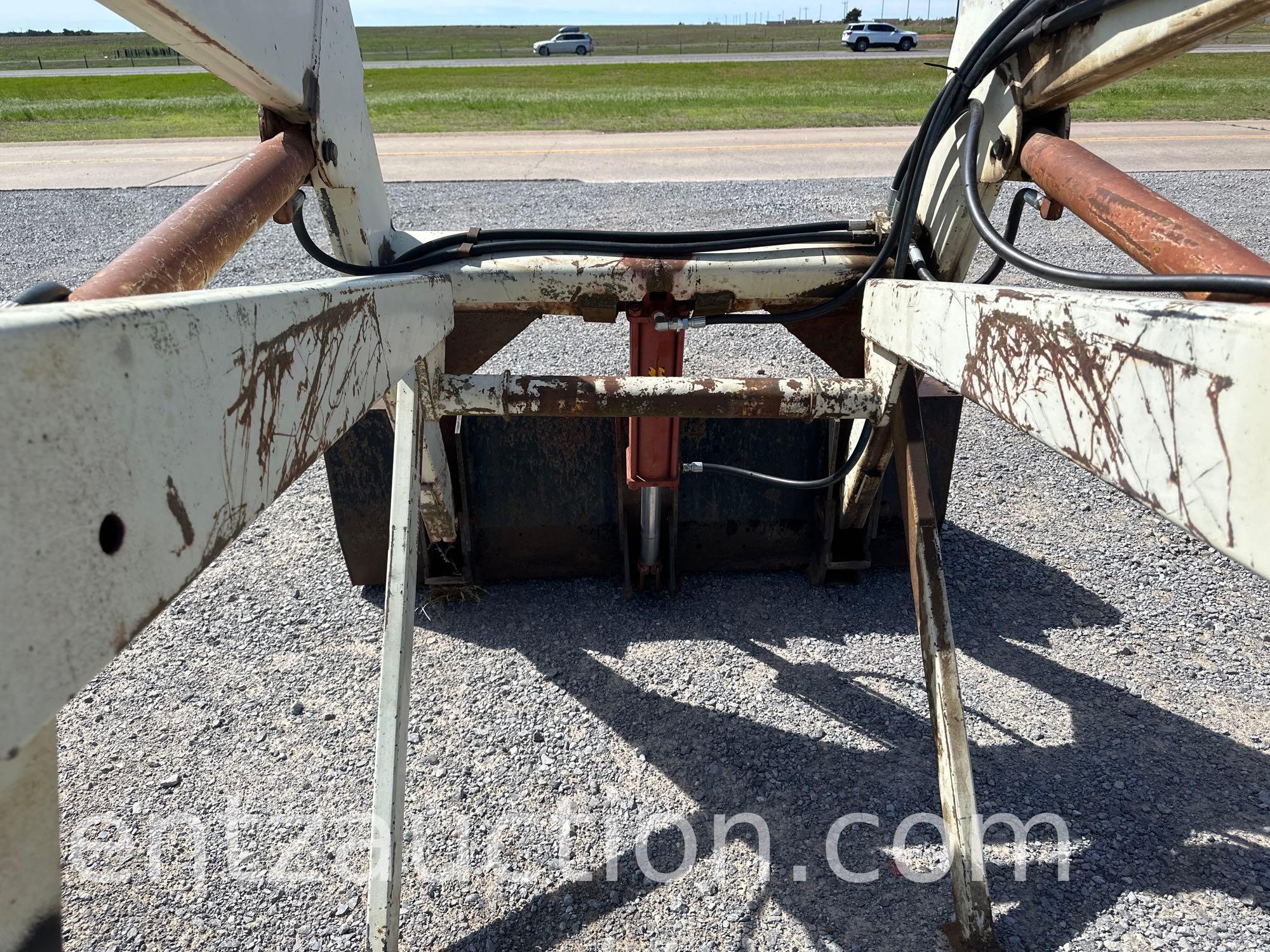 FARMHAND 22 FRONT END LOADER, 6' BUCKET,