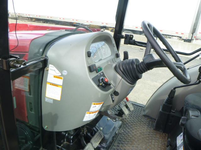 19 Mahindra 2655SH Tractor w/Loader (QEA 4173)