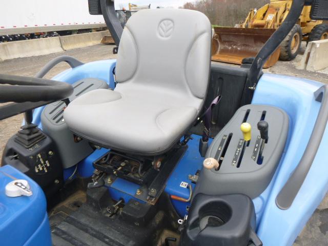 New Holland T2320 Tractor (QEA 5862)