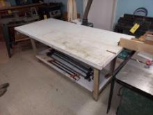 work bench with craftsman vice