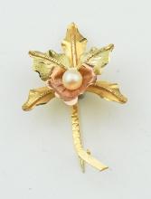 18KYG Floral Design Pin with Pearl