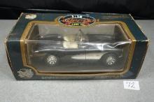 Road Tough 1:18 1957 Chevrolet Corvette Die Cast Metal Car