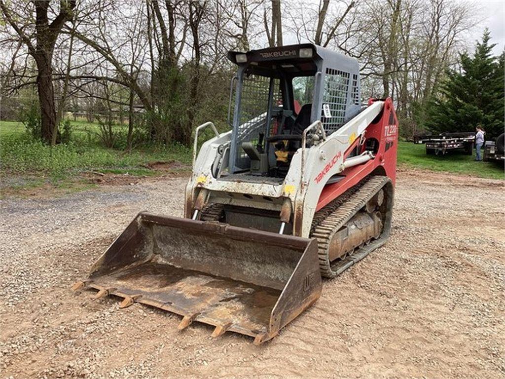 2011 TAKEUCHI TL230 SKID STEER LOADER