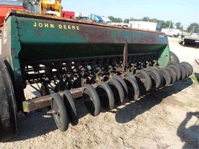 John Deere 8200 12 Ft Grain Drill