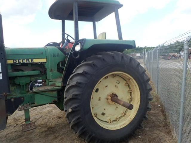 John Deere 4240 Tractor w/Bush Hog