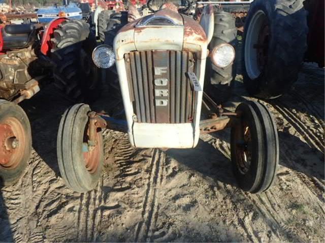 Ford 4000 Gas Tractor 5-Speed