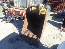 John Deere 36 Inch Excavator Bucket