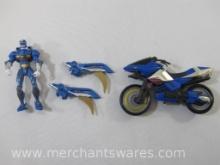 Bandai Power Rangers Wild Force Deluxe Blue Shark Savage Battle Ranger with Gun Wings and