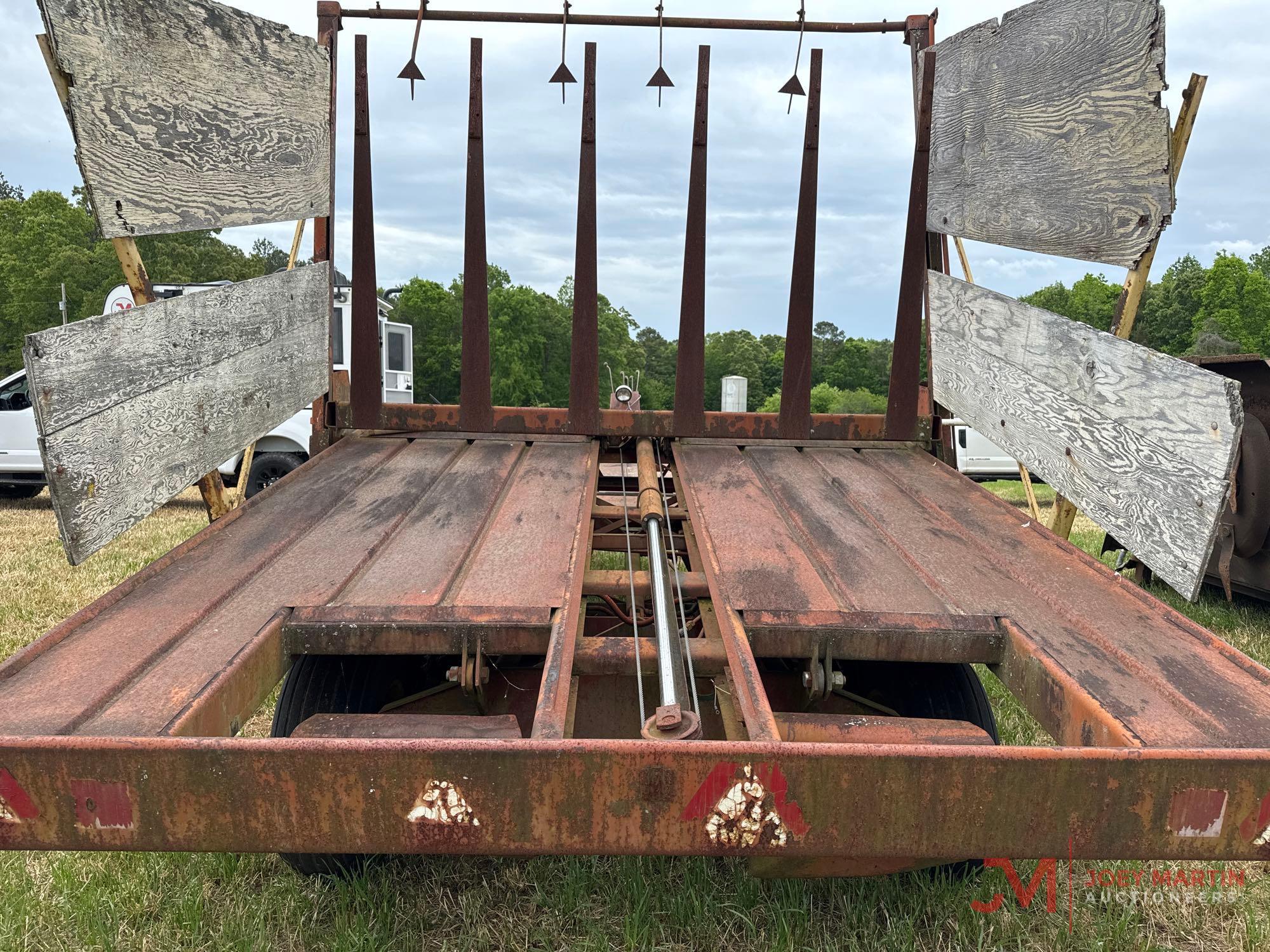 NEW HOLLAND 1034 SQUARE BALE STACKER