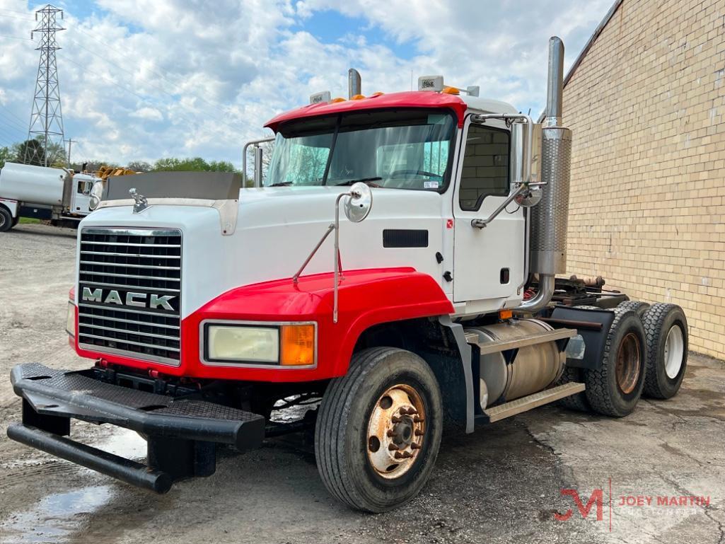 2006 MACK CL733 DAY CAB TRUCK TRACTOR