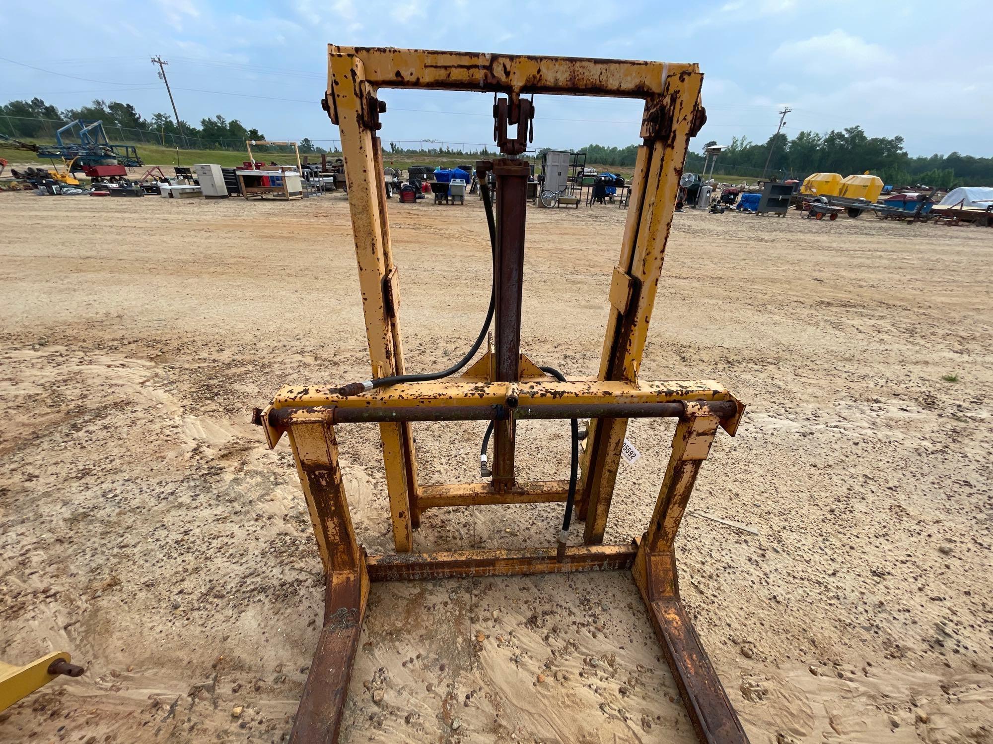 257 - ABSOLUTE - HYDRAULIC 3PT HITCH PALLET FORKS