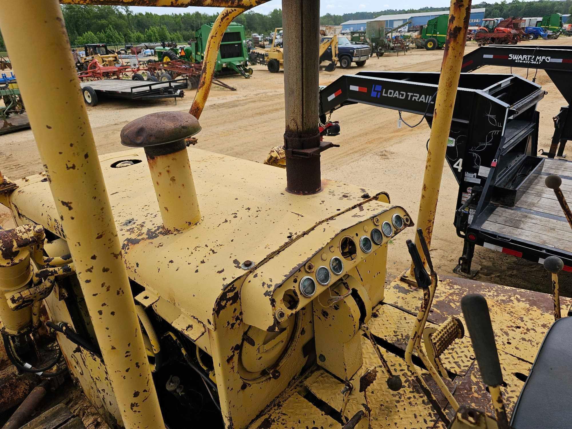 852 - DRESSER TD20B INTERNATIONAL DOZER