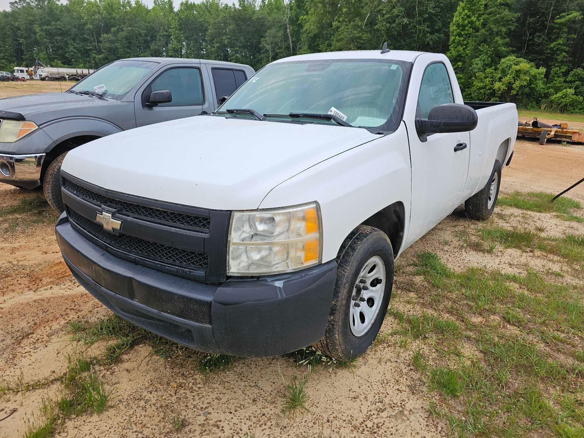 932 - 2008 CHEVY 1500 4WD TRUCK