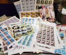 2,620 Worldwide Stamps