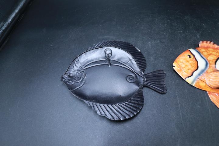 2 Metal Fish