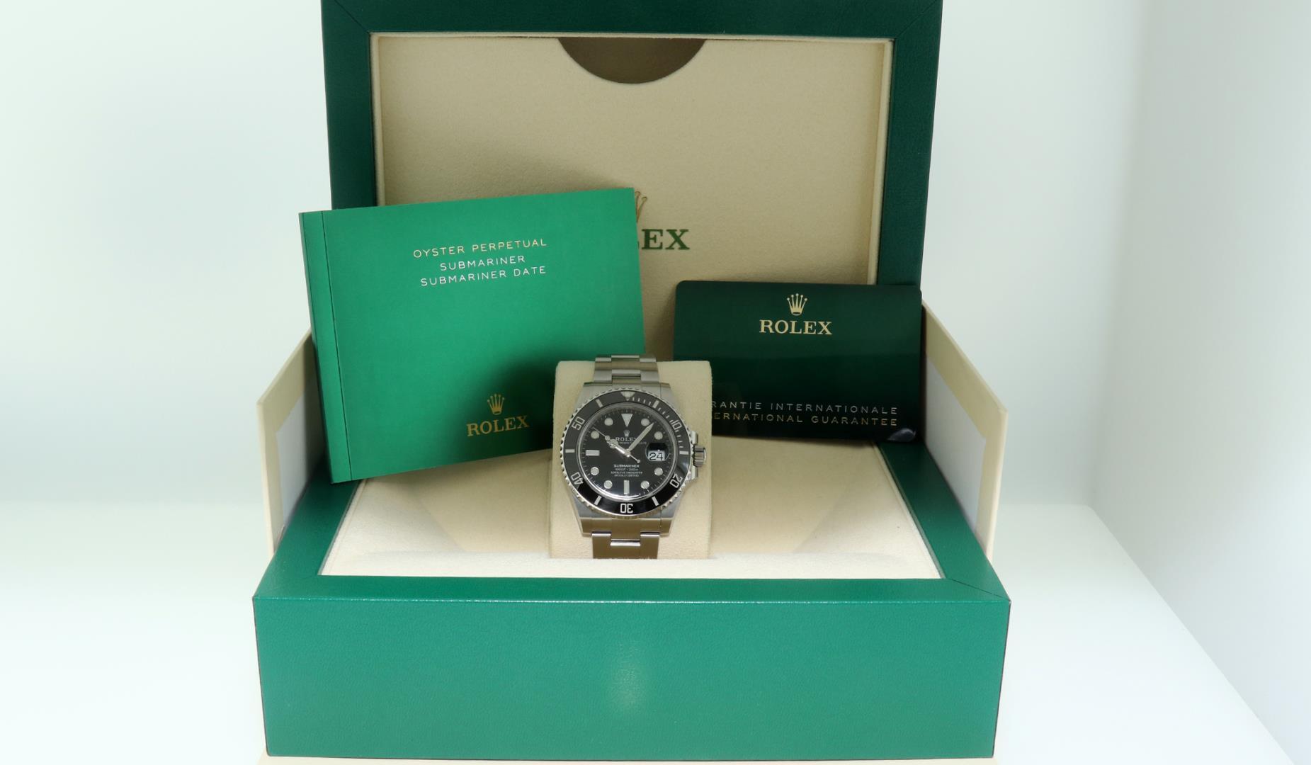 Rolex Mens Stainless Steel Submariner Wristwatch with Rolex Box And Papers