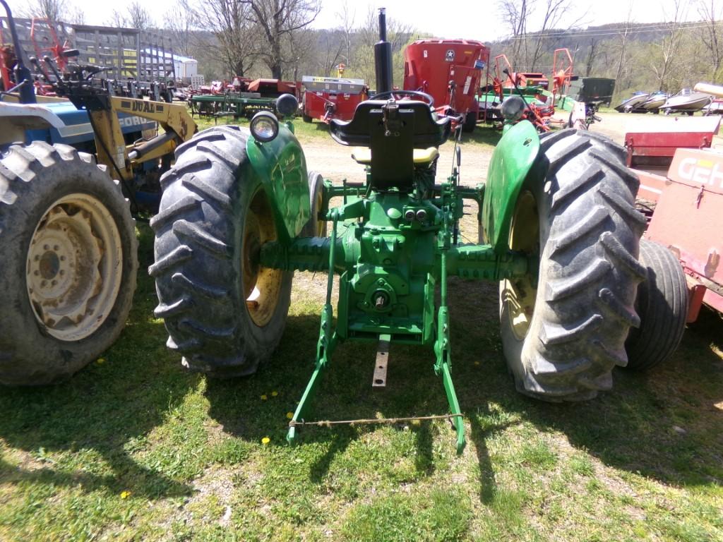 JD 2040, 2WD, Wide Front, Rear Hydraulics, 3pt, PTO, Ser. 205677 - New Moto