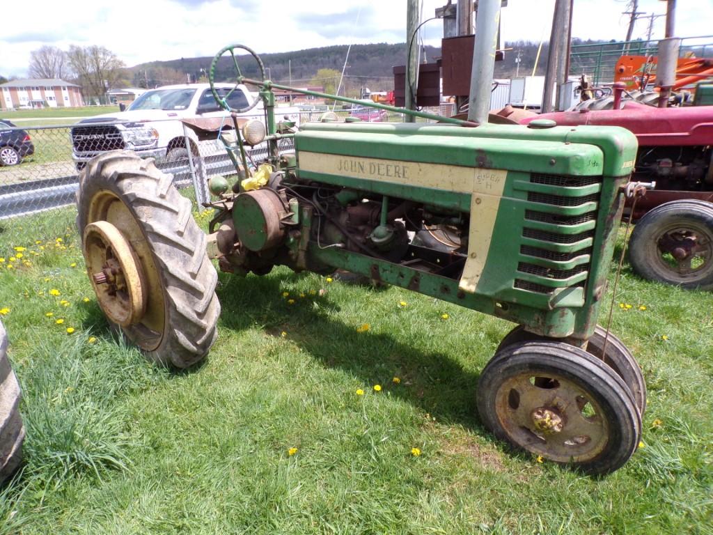 JD H Tractor, Complete, w/Rear Weights - Not Running, Needs Work  (4309)