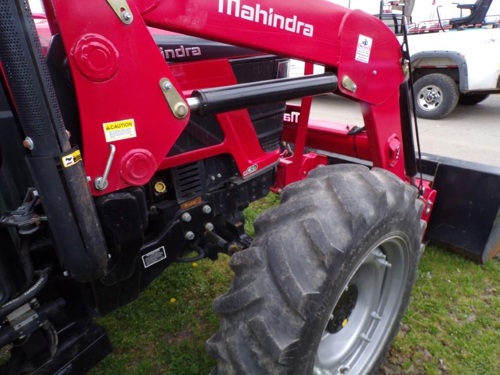 Mahindra 6075-PST 4 WD Tractor with 6075 CL Loader, Shuttle Trans., Skid St