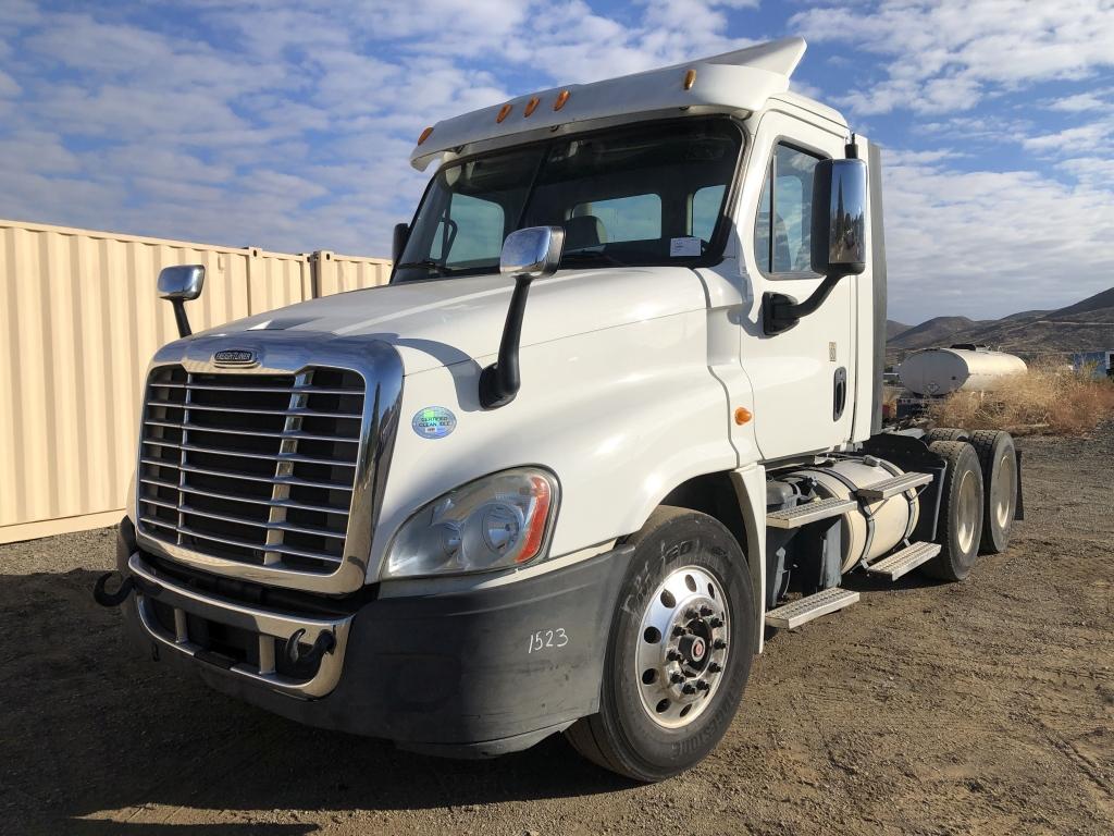 2013 Freightliner Cascadia Truck Tractor,