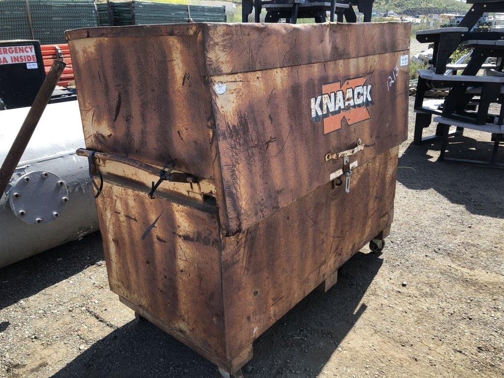 Knaack 30.5in x 60in x 46in Rolling Metal Job Box.