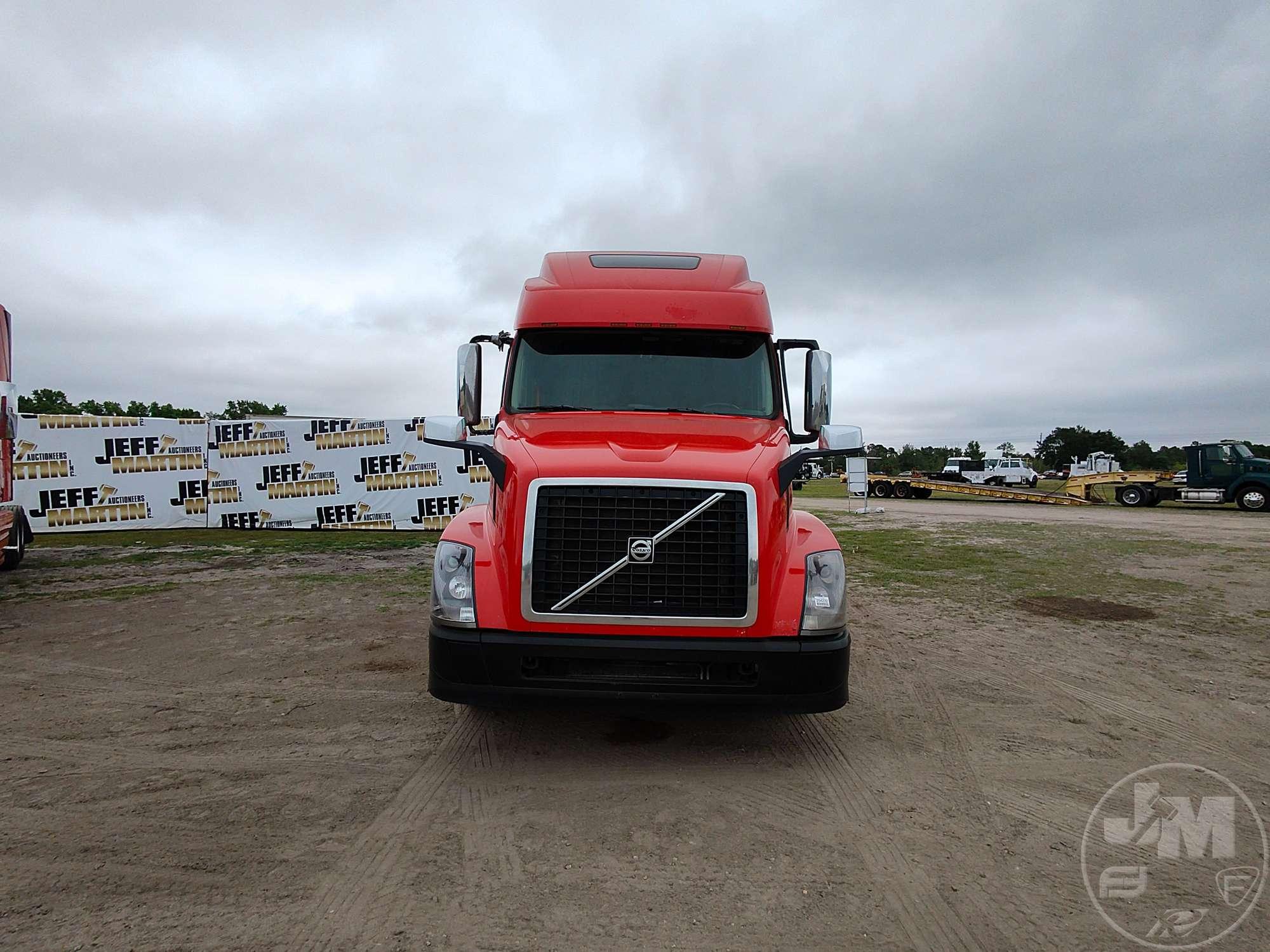 2016 VOLVO TRUCK VNL 780 TANDEM AXLE TRUCK TRACTOR VIN: 4V4NC9EH2GN964018