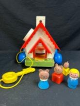 1967 Fisher-Price Little People Goldilocks and the Three Bears Pull along House