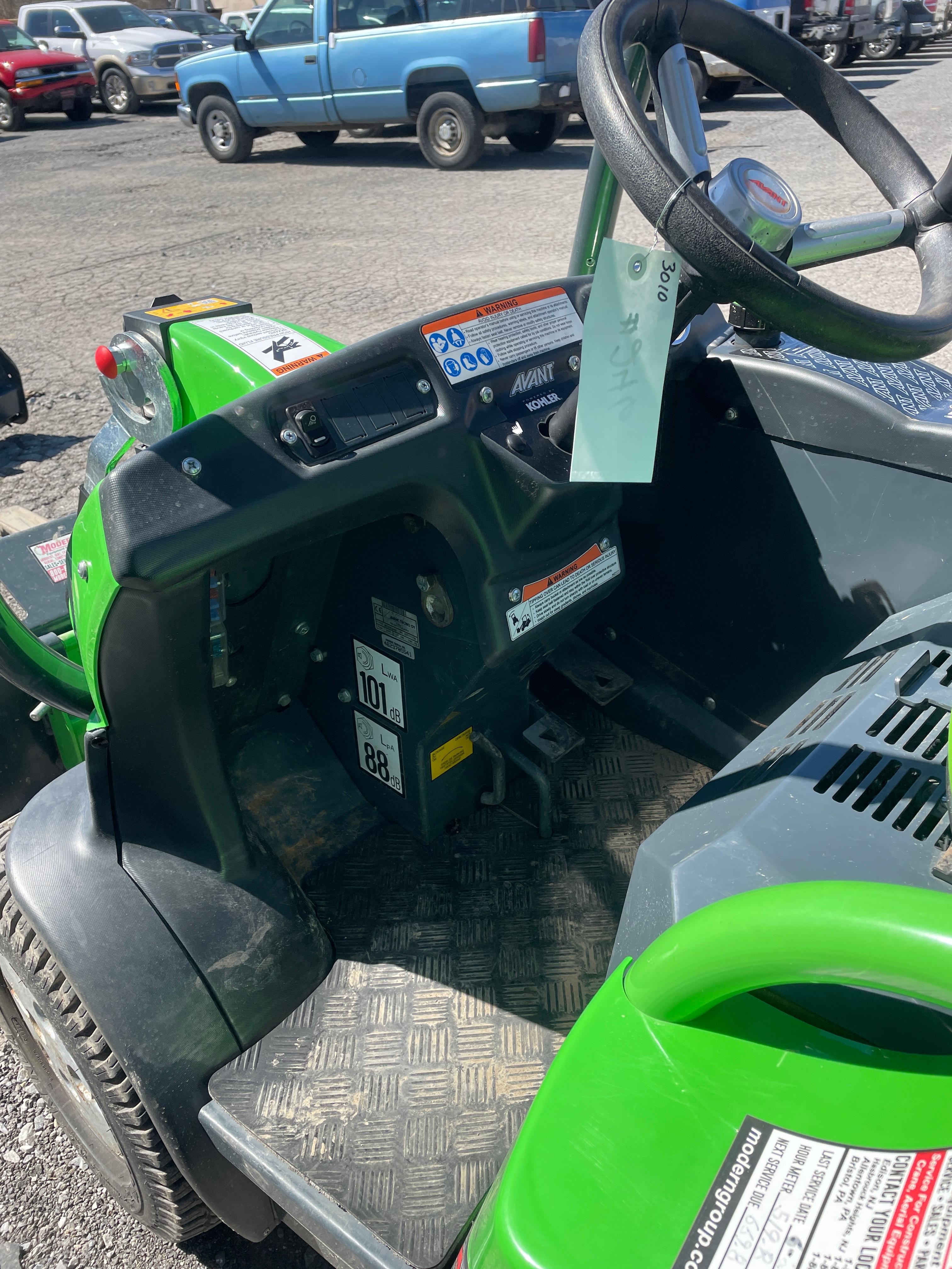 2017 Avant 225 4X4 Articulating Wheel Loader