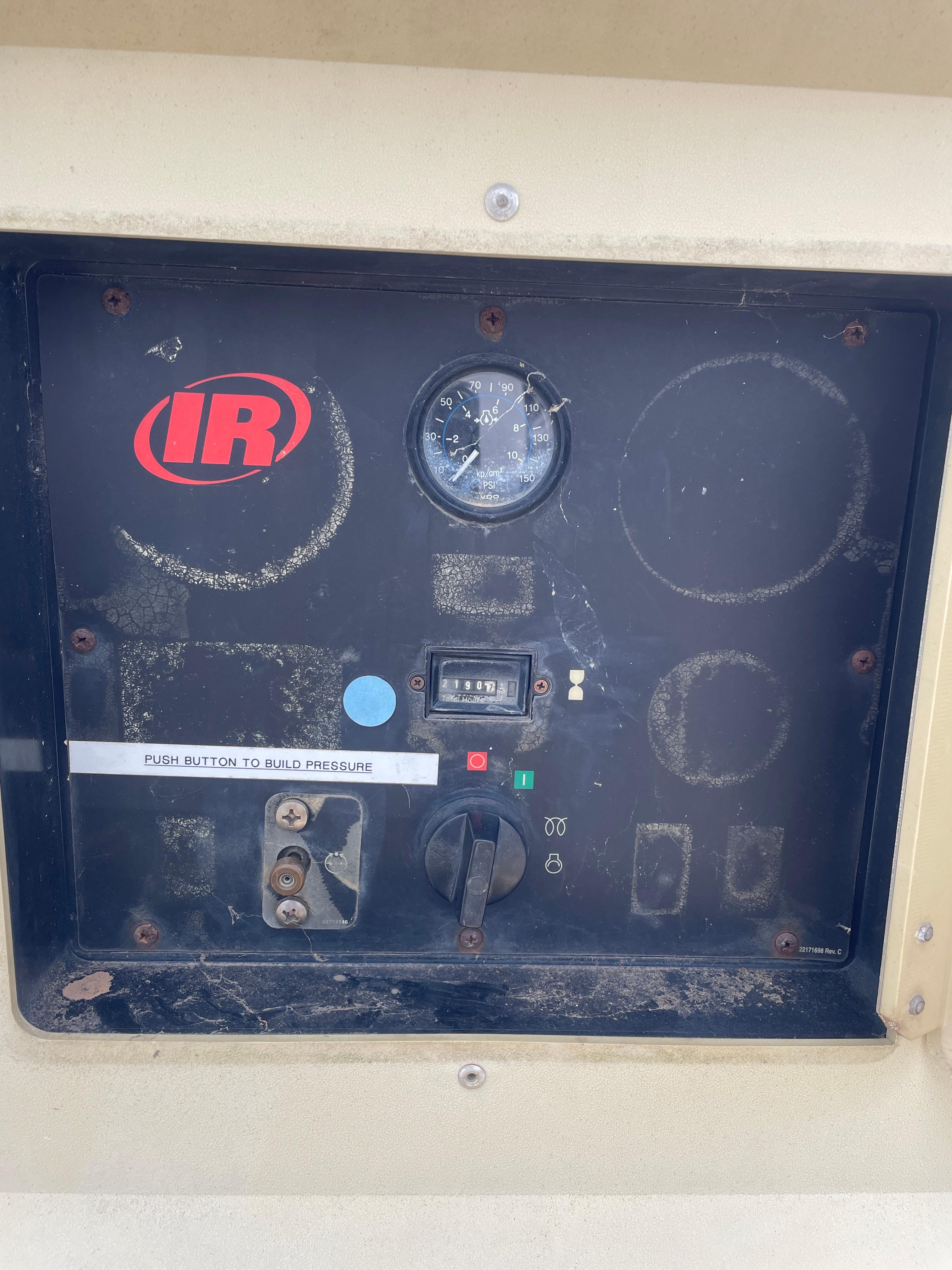 2006 Ingersoll Rand 185 Towable Air Compressor