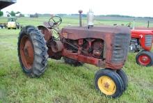 Massey Harris 33, row crop tractor, narrow front, fenders, 540 pto, 5.50-16 fronts, 13-38 rears, run