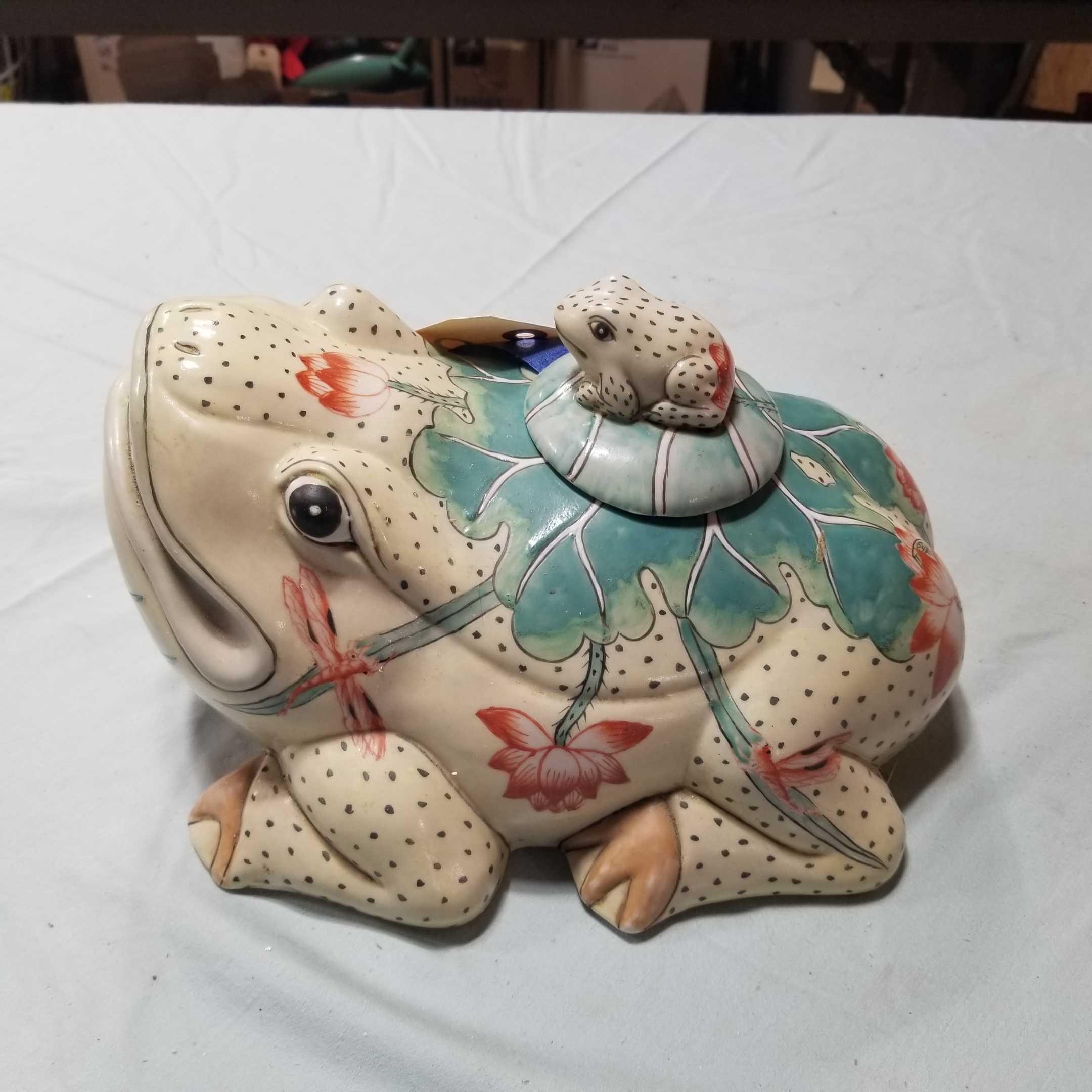 POTTERY FROG