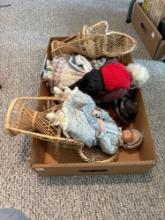 Small wicker chairs, dolls