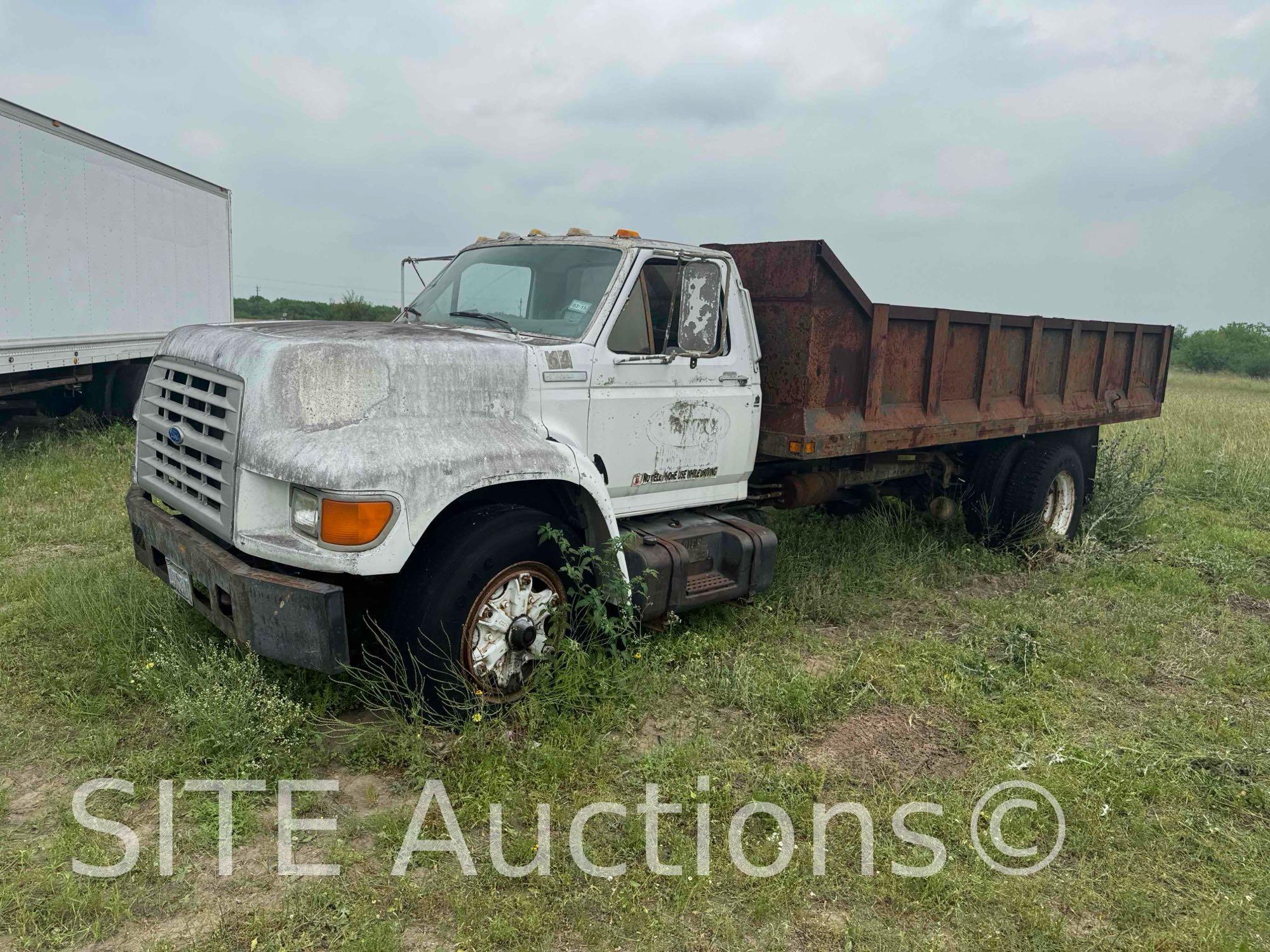 1996 Ford F700 S/A Dump Truck