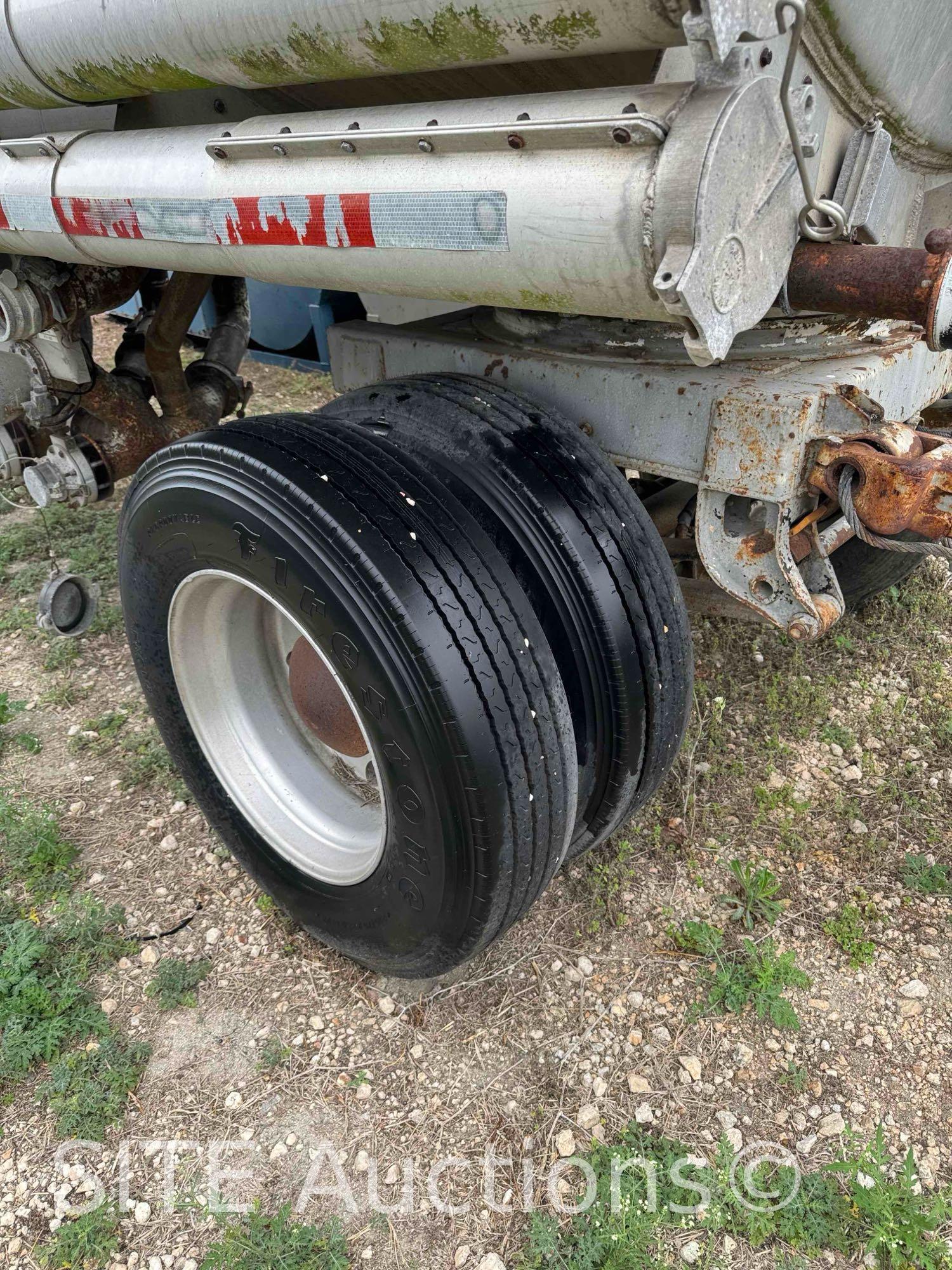 1996 Weld-It Pup Tank Trailer