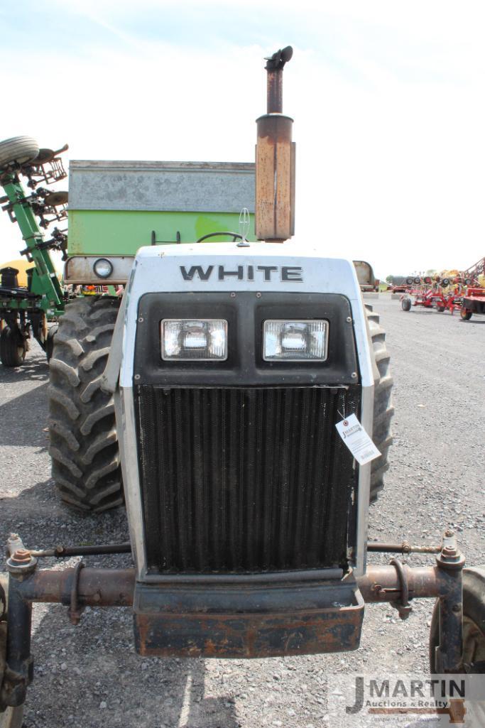 White Field Boss 2-70 tractor