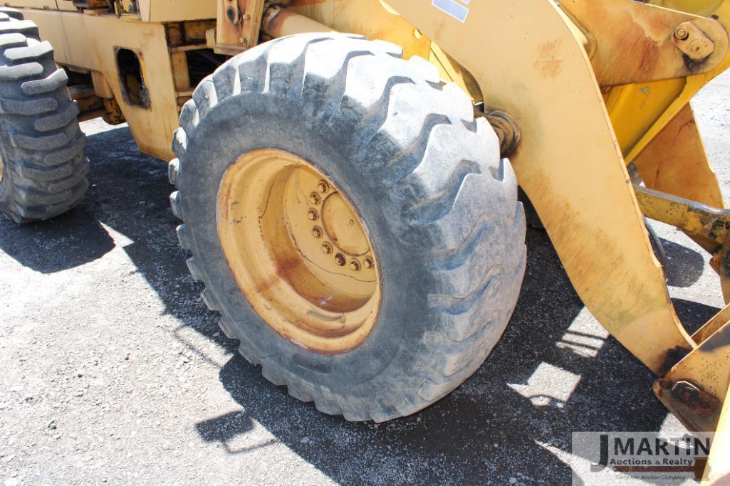 JD 444E payloader