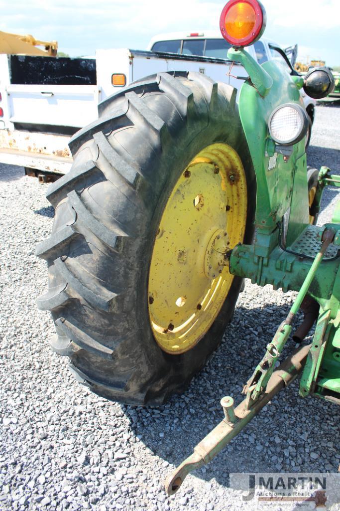 JD 1520 tractor