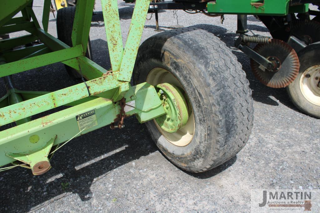 Parker 2600 400bu gravity wagon