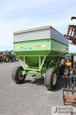 Parker 2600 400bu gravity wagon