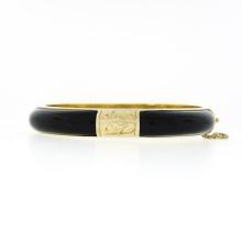 Vintage 14K Gold Black Onyx Hand Engraved Floral Work Hinged Bangle Bracelet