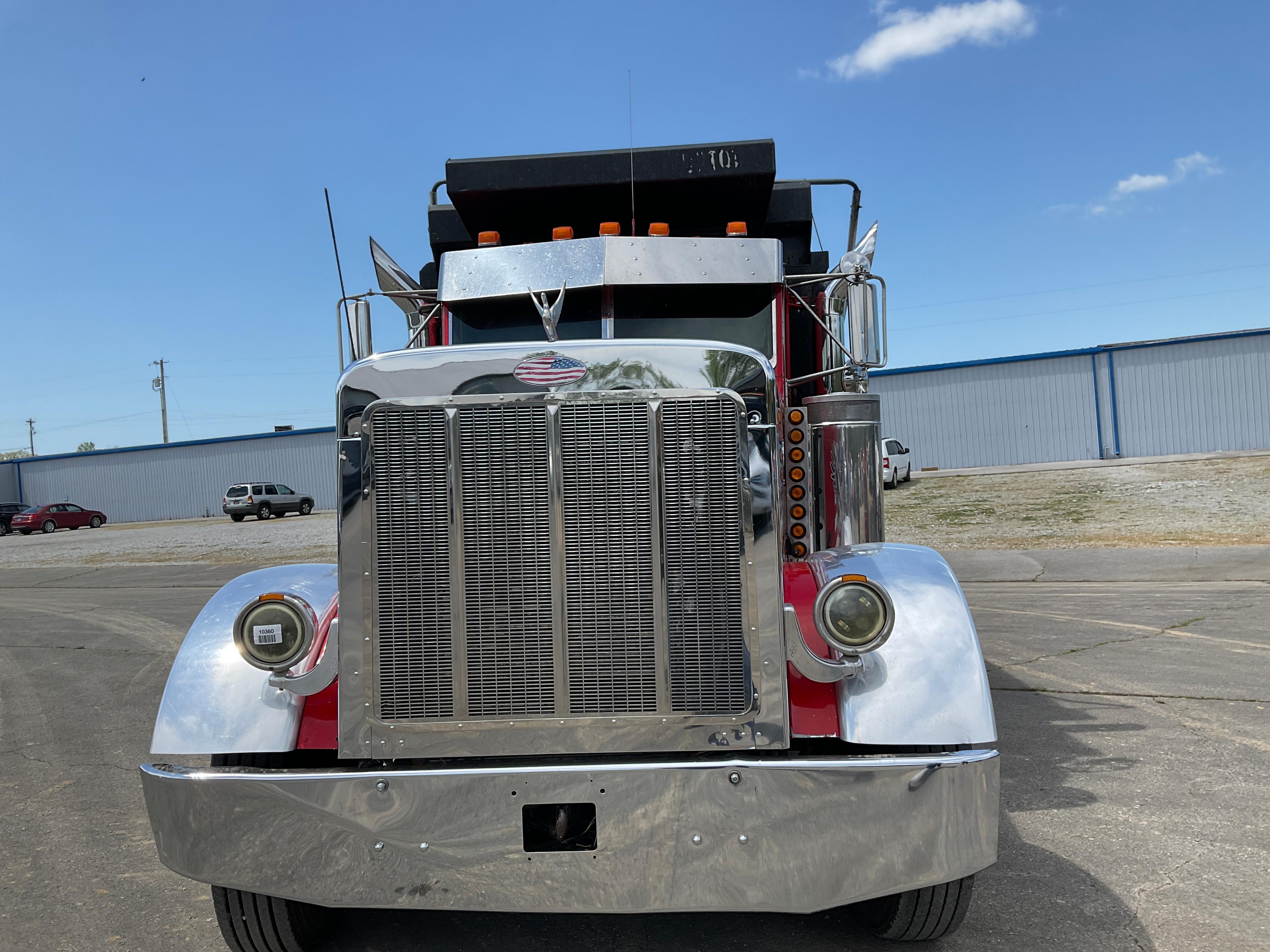 Peterbilt Tri-axle Dump Truck