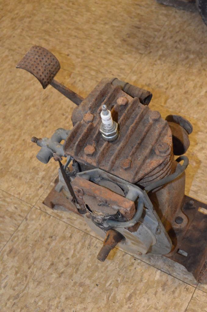 Small Pedal Start Gas Engine, Unmarked