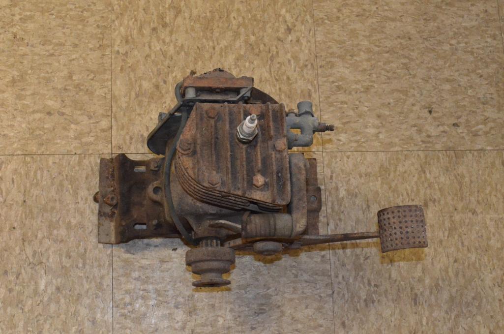 Small Pedal Start Gas Engine, Unmarked