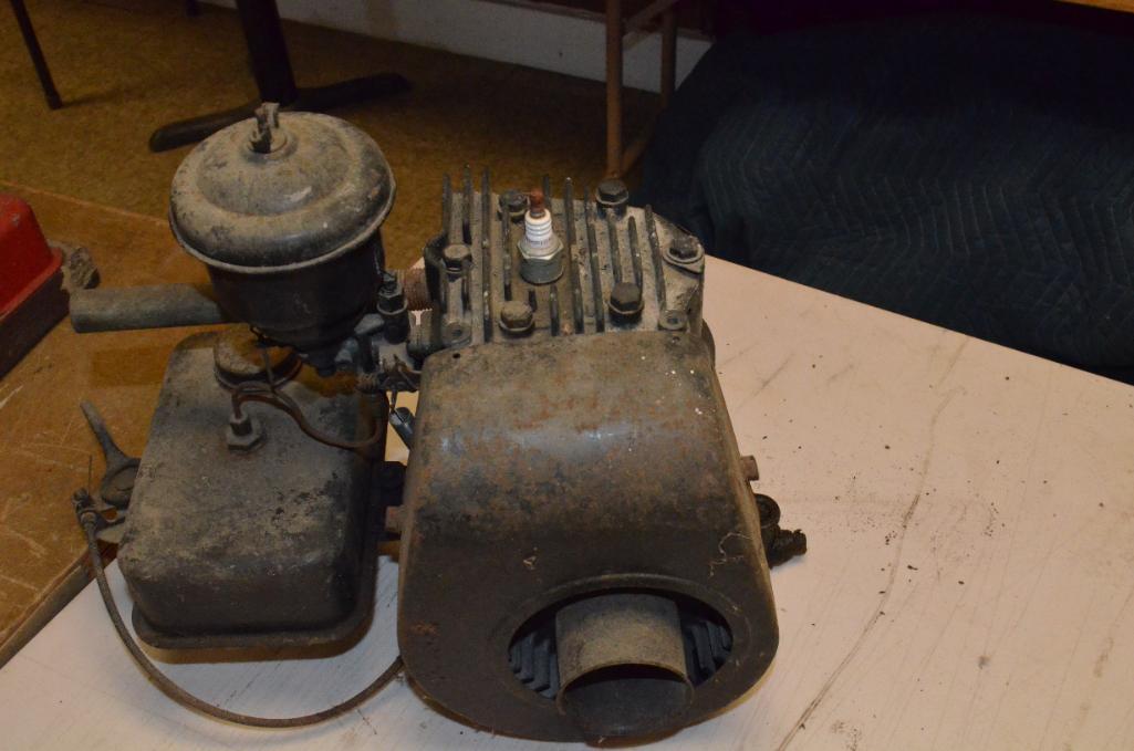 Briggs & Stratton Model WI Type 301105 Antique Gas Engine