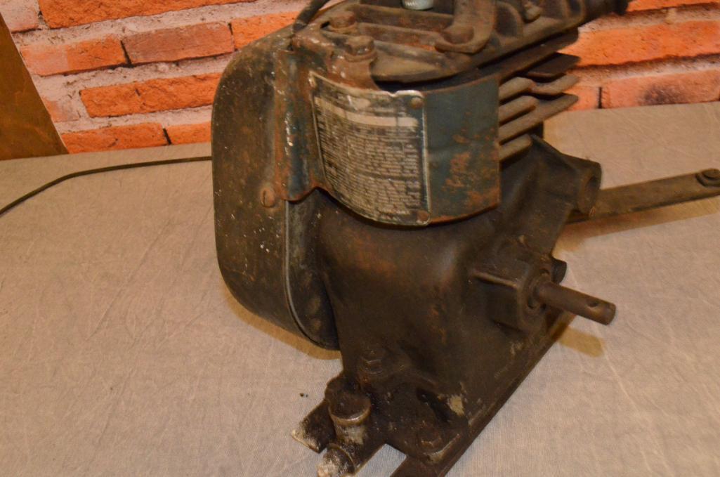 Clinton Antique Gas Engine