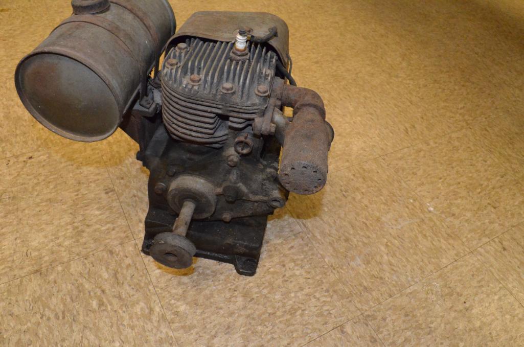 Coushman Husky 2M72 Antique Gas Engine