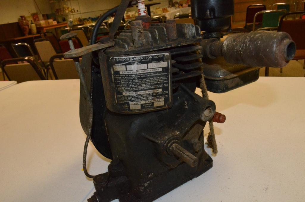 Briggs & Stratton Model 5S Antique Small Gas Engine