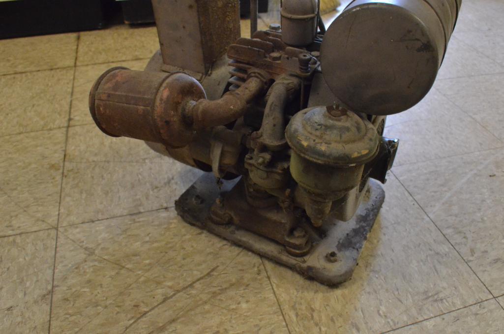 Briggs & Stratton Antique Gas Engine with Generator