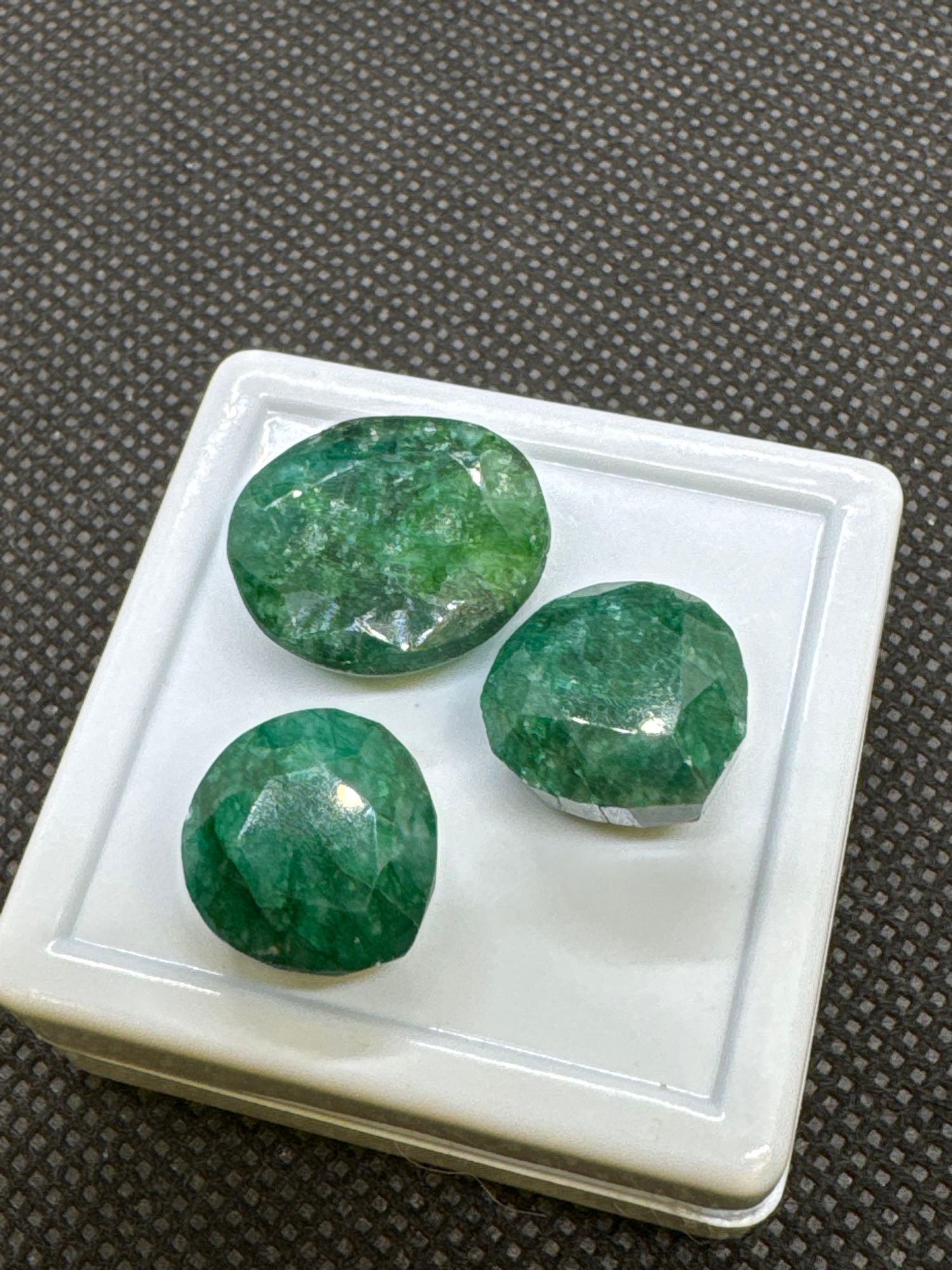 3x Green emerald Gemstones 31.55 Ct