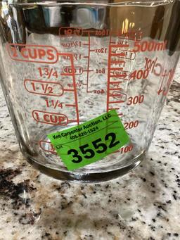 Clear glass measuring cup-2 cups